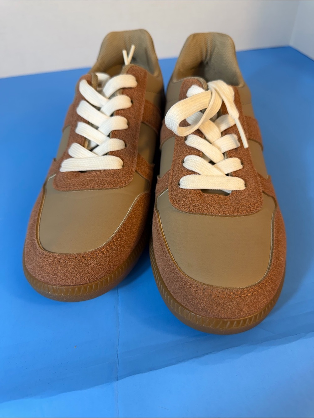 Casual Brown Sneakers with White Laces - Picture 7 of 9